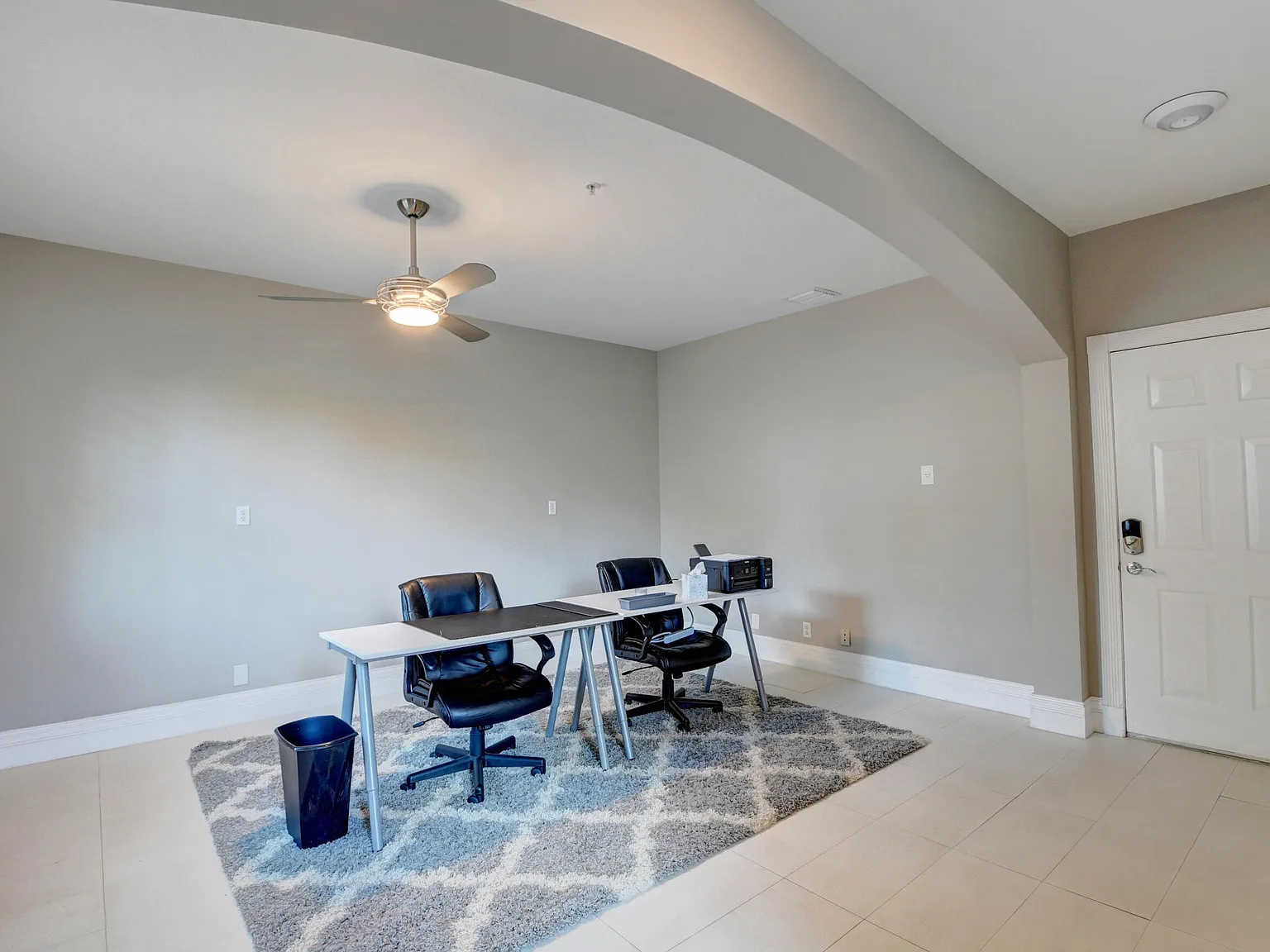 2 bed, 2.5 bath, 1820 sqft, $5,000 — Photo 4