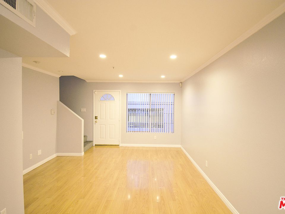 1st image of 8816 Burnet Ave Unit 6