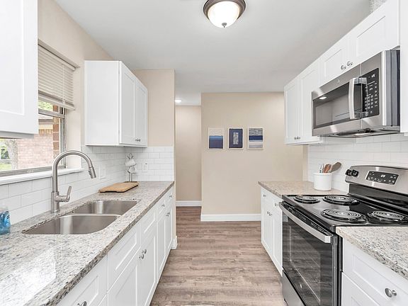 5th image of 3907 Tavenor Ln Room 10