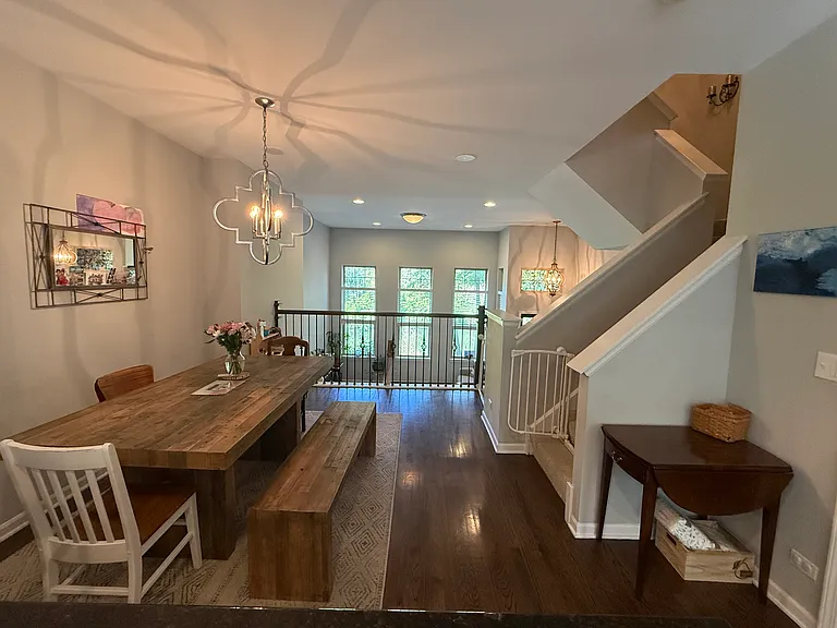 3237 N Talman Ave — Photo 10