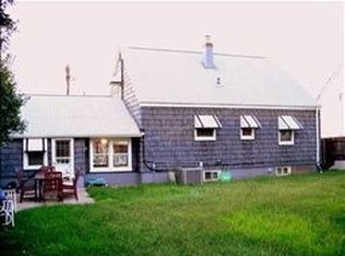 14 Atlantic St, Carteret, NJ 07008
