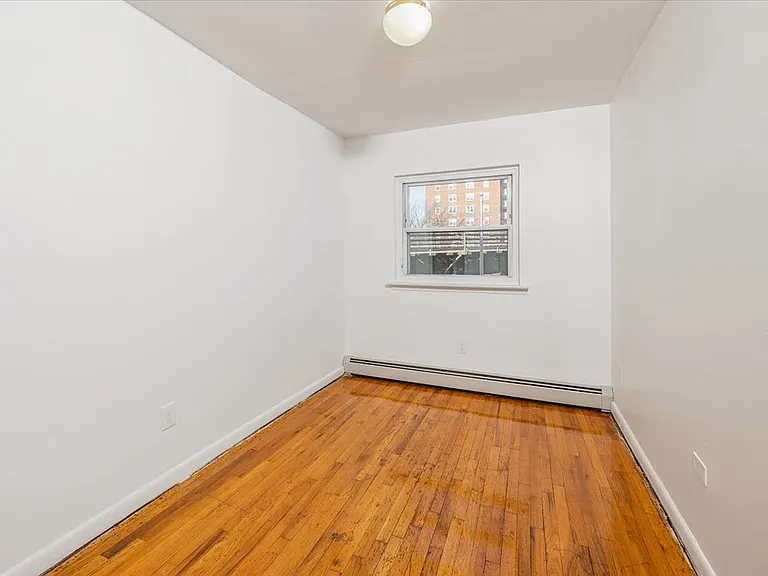 2852 Roberts Ave #2 — Photo 8