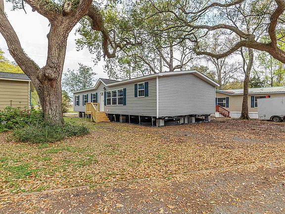 2nd image of 528 Lagrande Dr