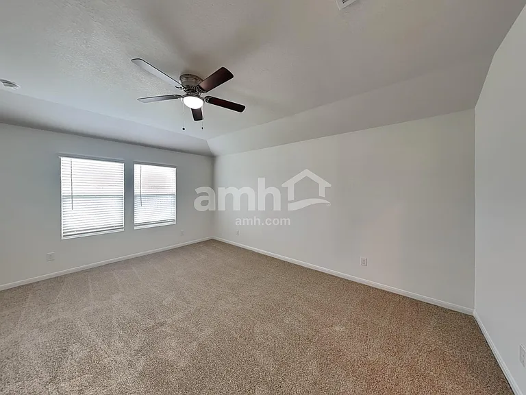 2705 Iberia Ct — Photo 8