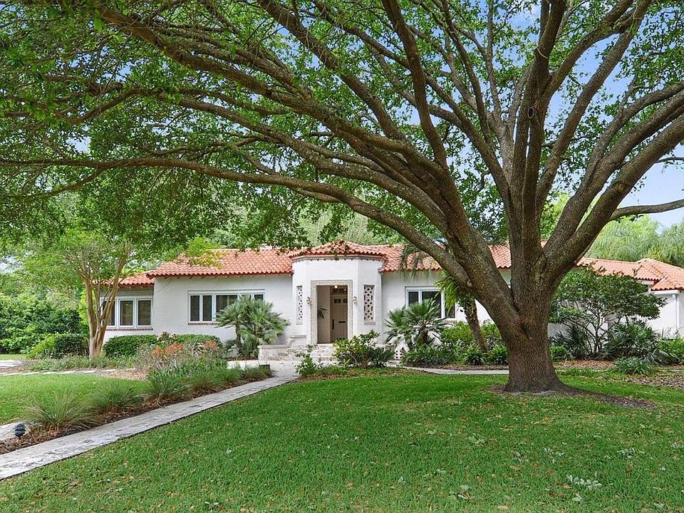 1st image of 1061 Holly Ln