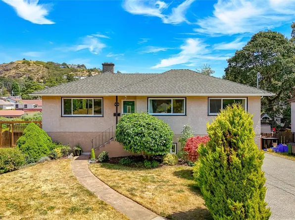 3405 Browning St, Saanich, BC V8P 4C9