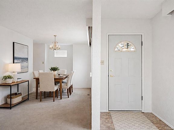 2nd image of 1085 Primrose Rd