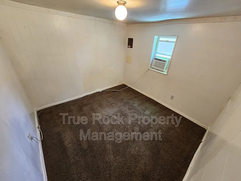 821 N Highland St #C — Photo 6