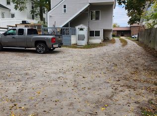 129 N Maple St APT 3, Flushing, MI 48433