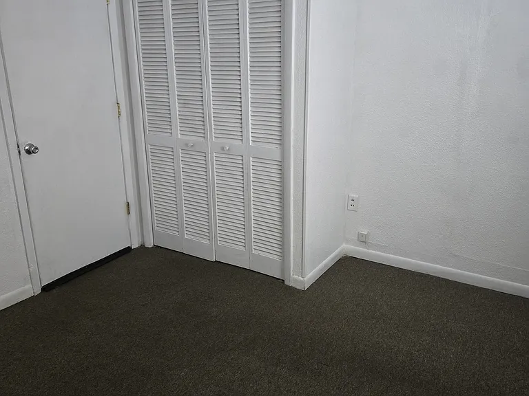 227 N Gladstone Ave — Photo 12