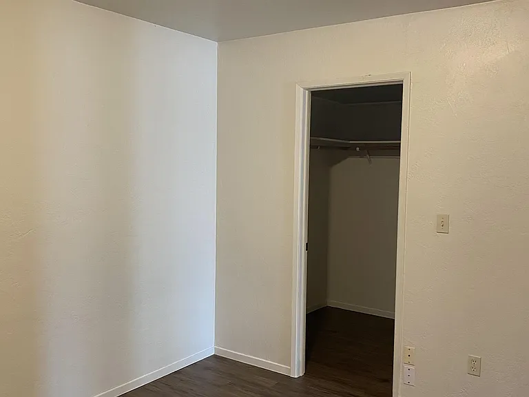 3018 Delta Ave — Photo 14