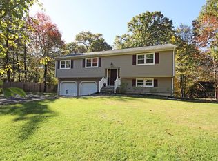 536 Bennetts Farm Rd, Ridgefield, CT 06877