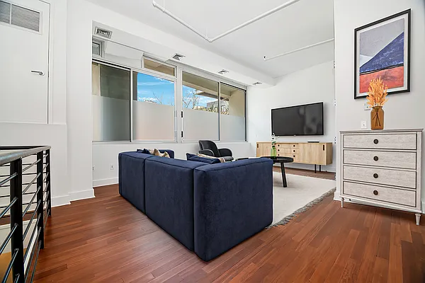 Rented by REAL New York | media 10