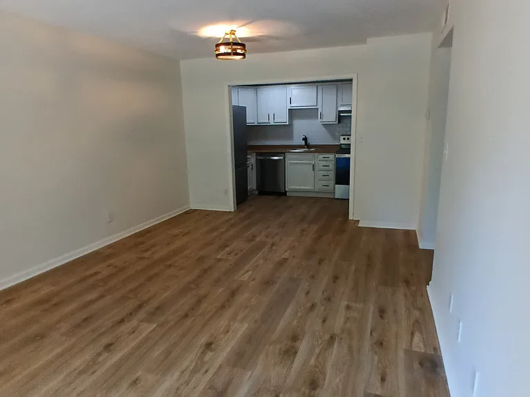 728 Zorn Ave #9 — Photo 2
