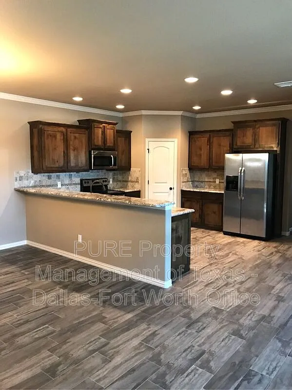 3 bed, 2.0 bath, 1533 sqft, $1,850 — Photo 3