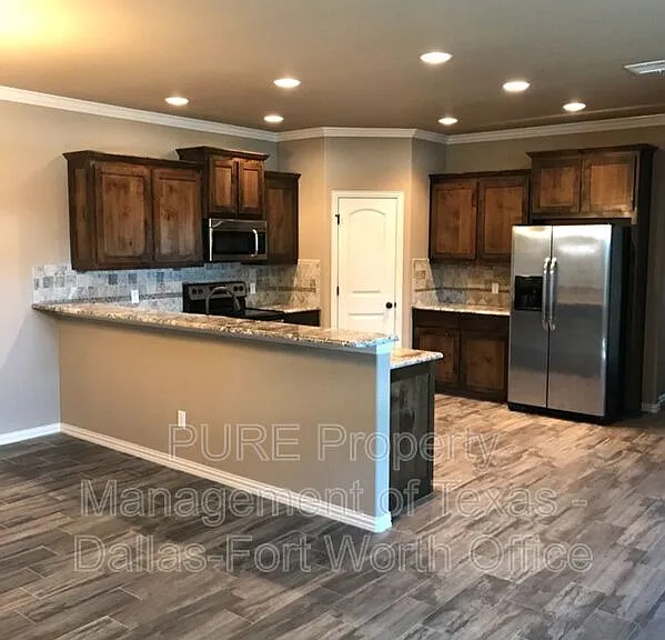3011 Enchanted Rd — Photo 3