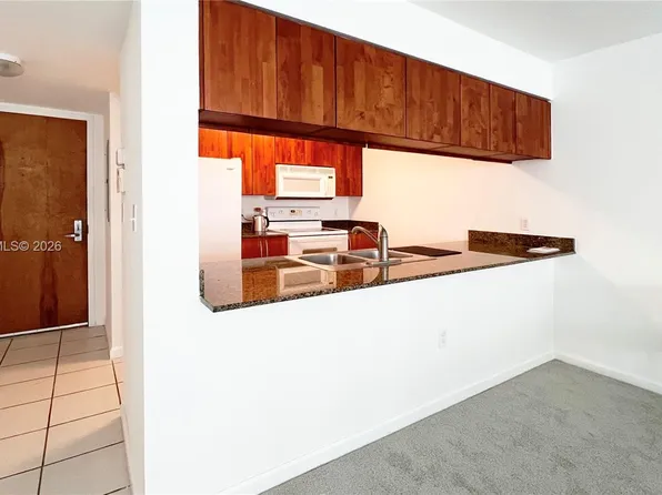 1200 Brickell Bay Dr, Miami, FL