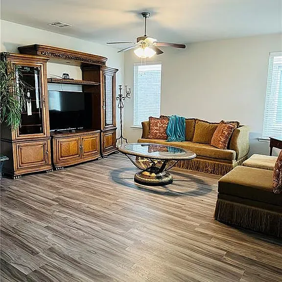 112 Oak Landing Ln — Photo 11