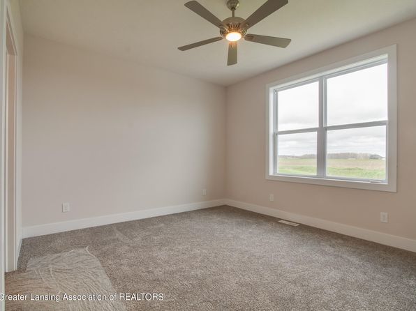 945 Norway Dr, Fowler, MI 48835