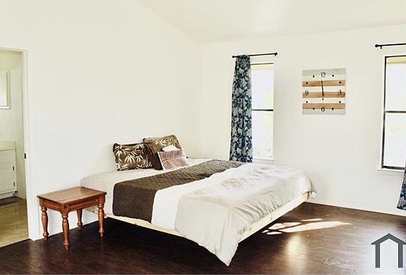 3rd image of 105 Summit Ridge Dr N