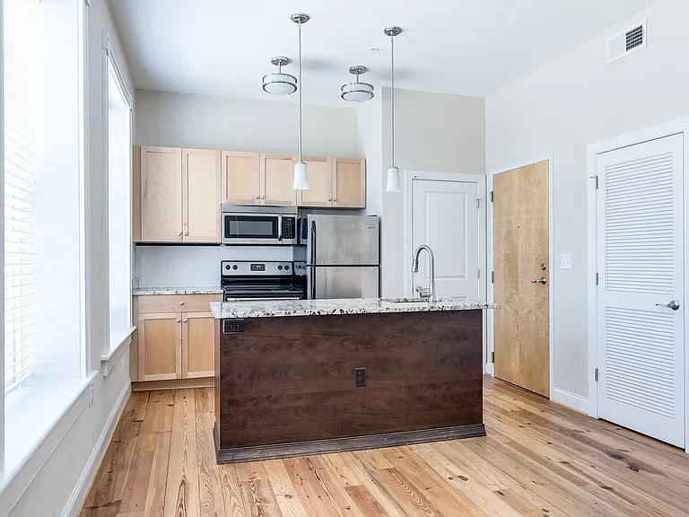 1710 E Franklin St — Photo 21
