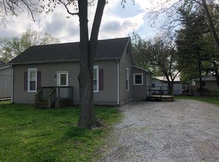 1006 6th St, Pawnee, IL 62558