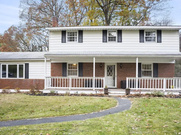 12 Hills Road, Ballston Lake, NY 12019