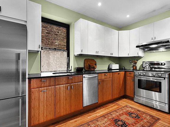 4th image of 22 Grove St APT 4E