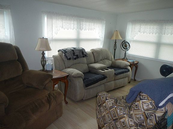 5th image of 5816 Westlake Dr