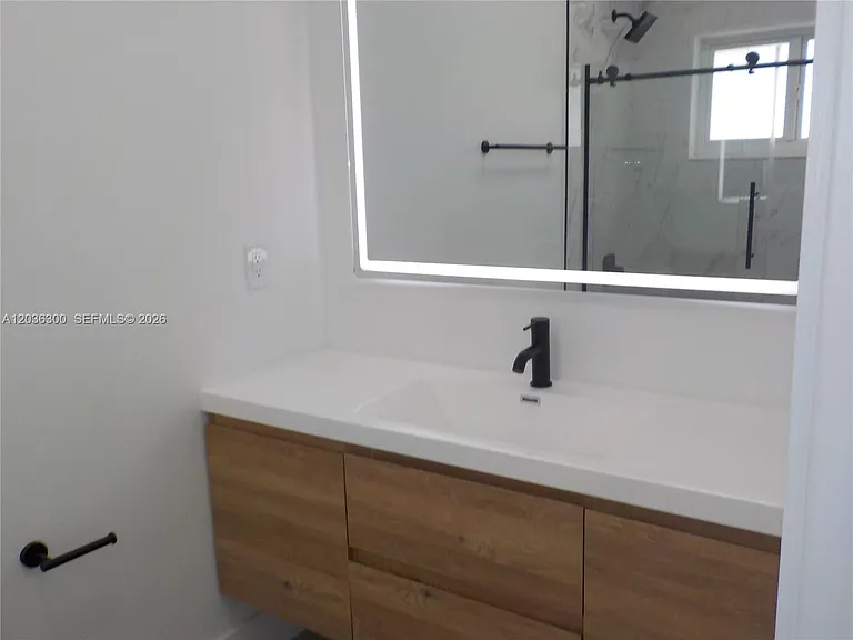 1565 Thumb Point Dr — Photo 39