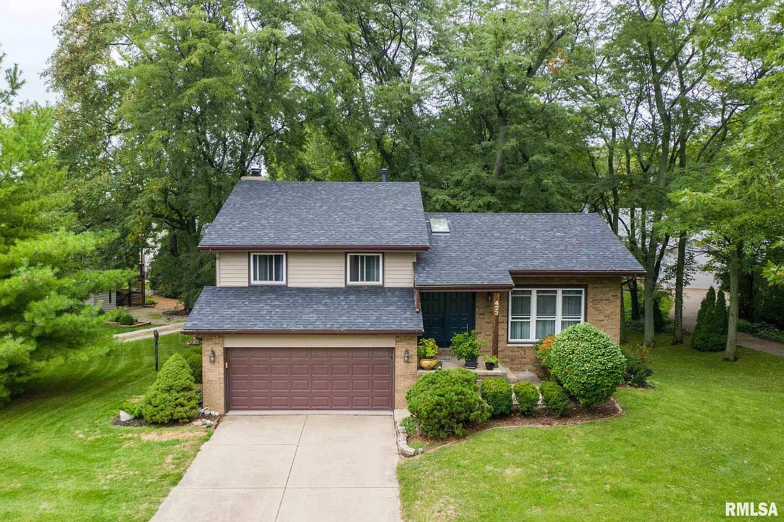 423 Bayside Dr photo 1
