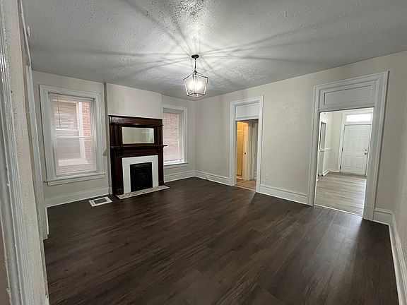 2nd image of 3922-3924 Botanical Ave #1F