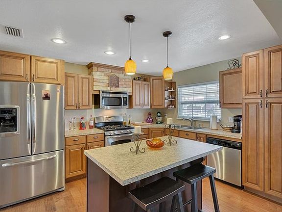 3rd image of 439 Eagle Cir