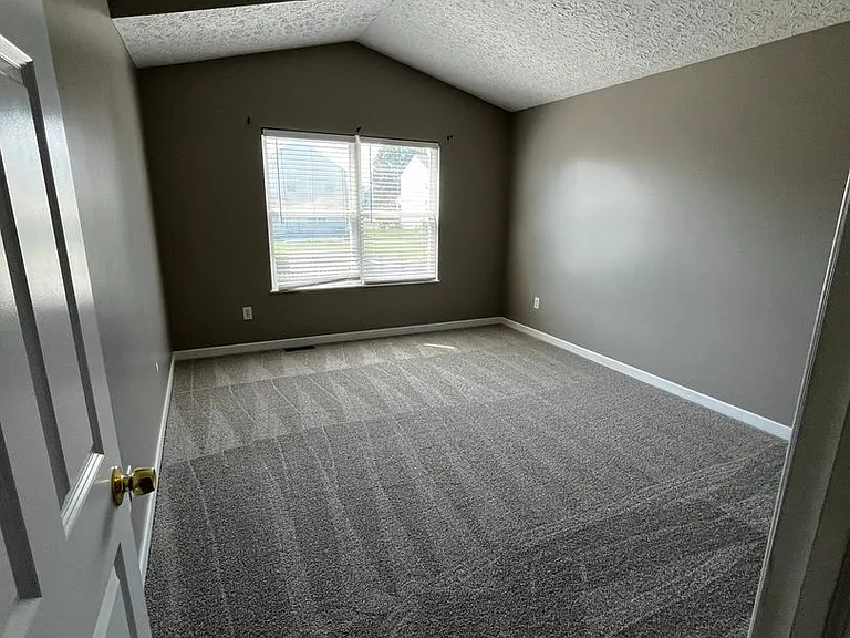435 Vanderbuilt St — Photo 28
