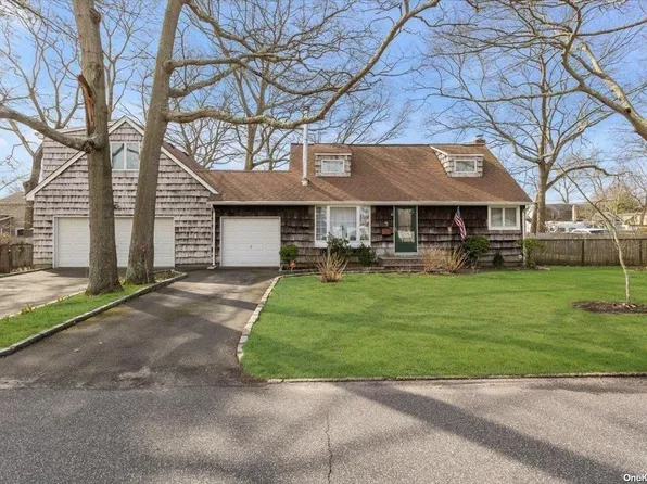 42 2nd Street, Bayport, NY 11705