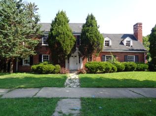 33 E 151st St, Harvey, IL 60426