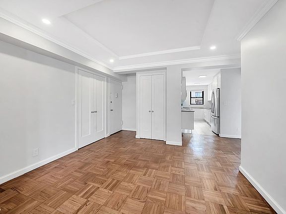 4th image of 196 E 75th St APT 16A