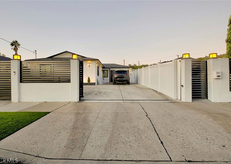 1st image of 10263 Strathern St