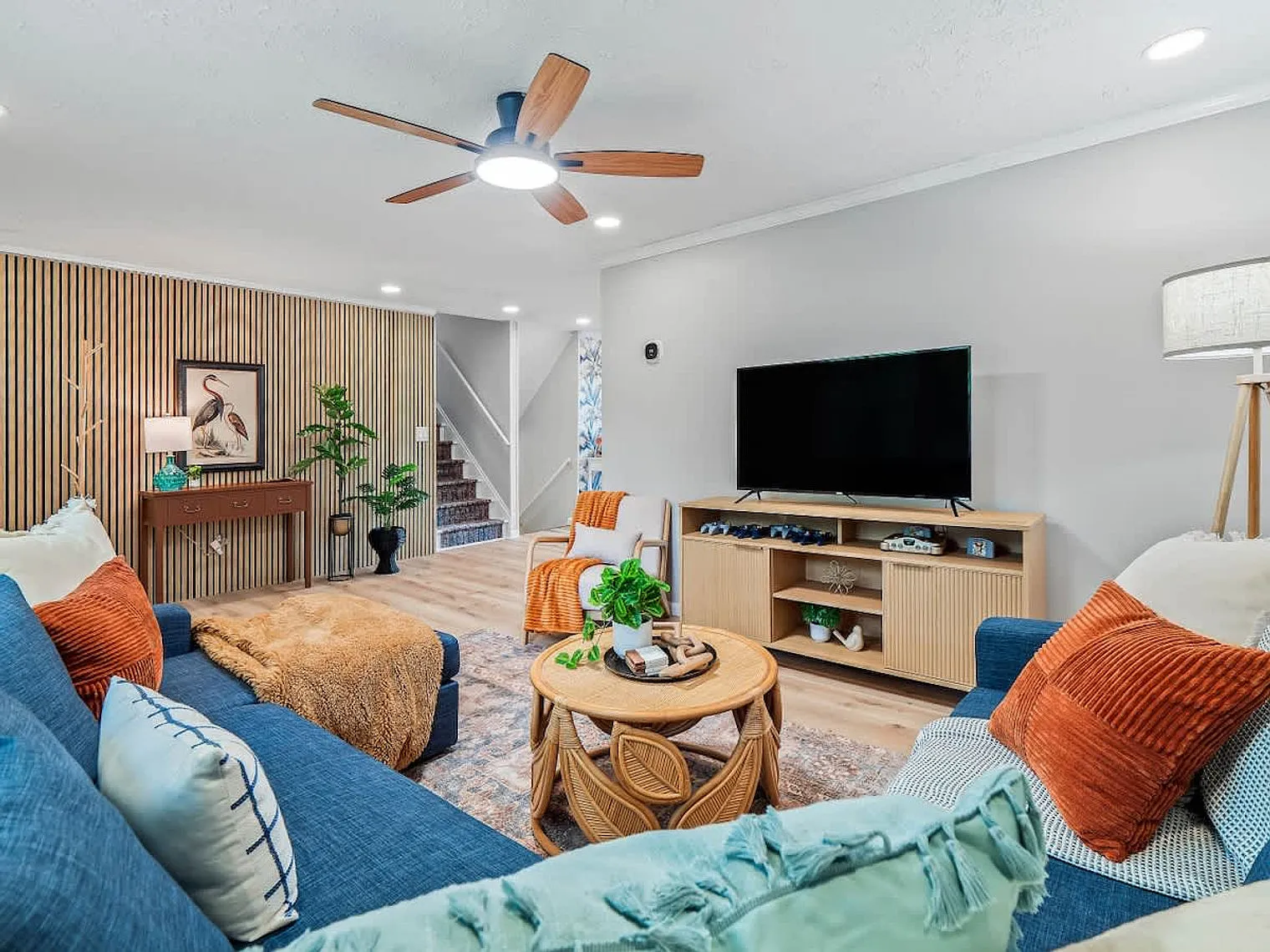 4 bed, 1.0 bath, 1679 sqft, $9,147 — Photo 3