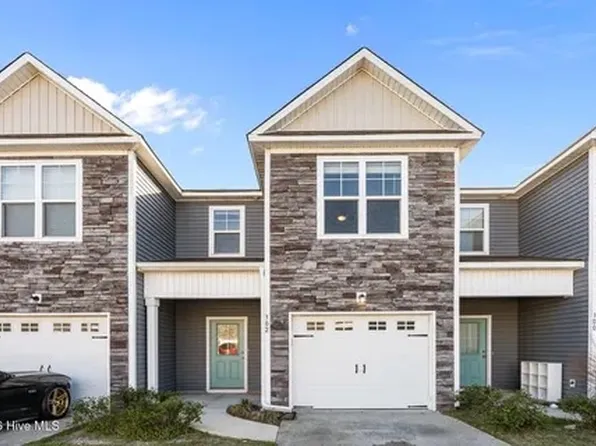 310 S Stingray Ln, Sneads Ferry, NC 28460