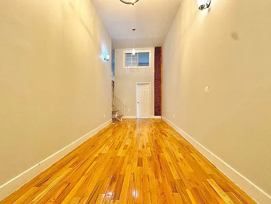 Rented by Elmord Management LLC | media 16