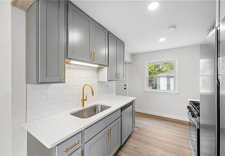 13410 Wainfleet Ave — Photo 7