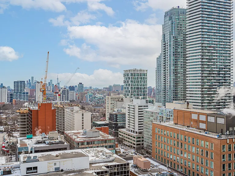70 Roehampton Ave #2014 — Photo 29