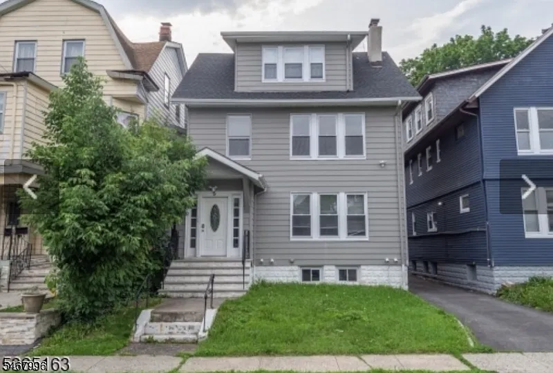 3 bed, 1.0 bath, $3,000 — Photo 2