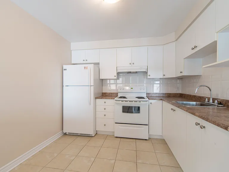 307 Lebreton St S — Photo 21