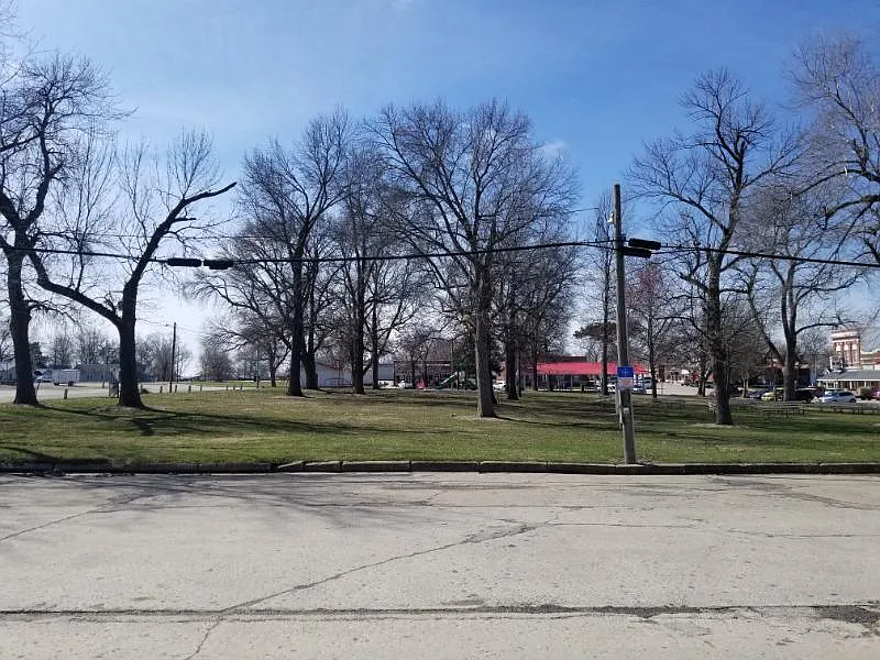 3 bed, 900 sqft, $925 — Photo 3