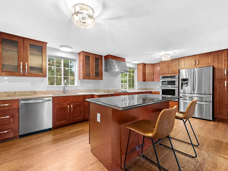 1161 Kettle Pond Ln — Photo 13