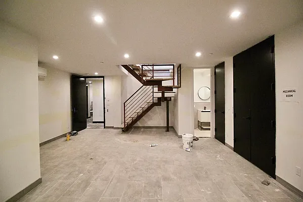 Rented by Hagstrom Management Inc | media 14