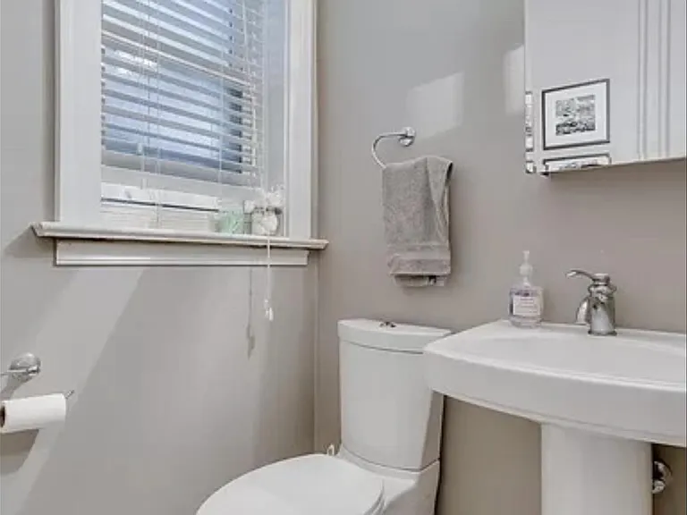 2300 Girard Ave S #204 — Photo 17