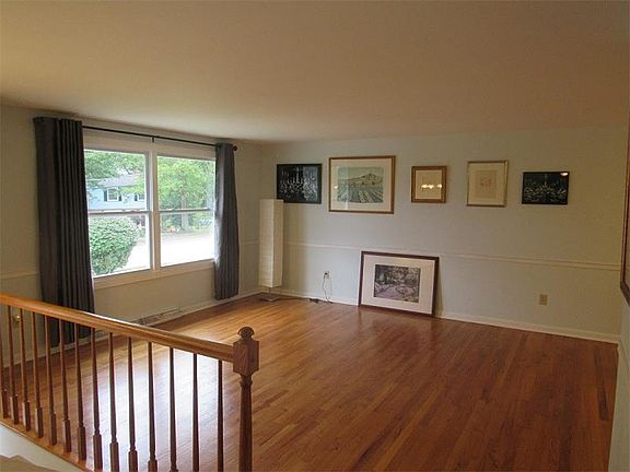 2nd image of 983 Copsewood Dr